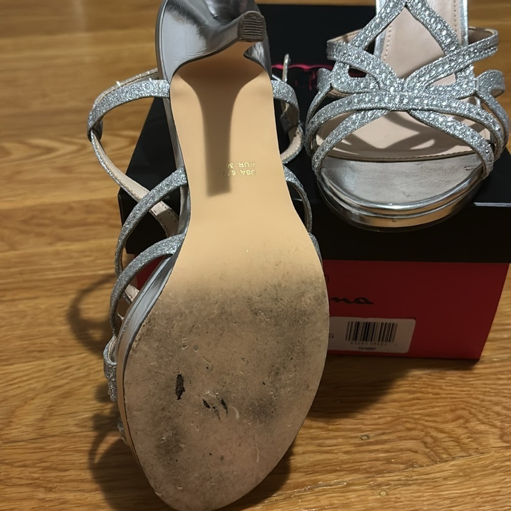 Silver strap heels - Picture 4 of 4